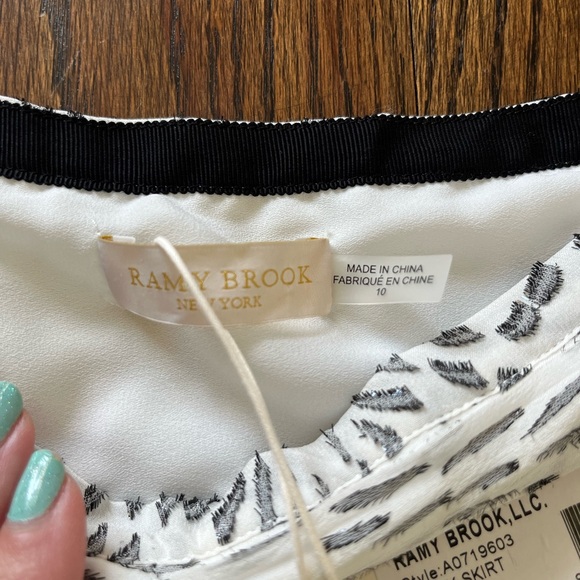 NEW $345 Ramy Brook Women's Textured Leopard Renly Mini Skirt silk size 10 - Picture 5 of 8